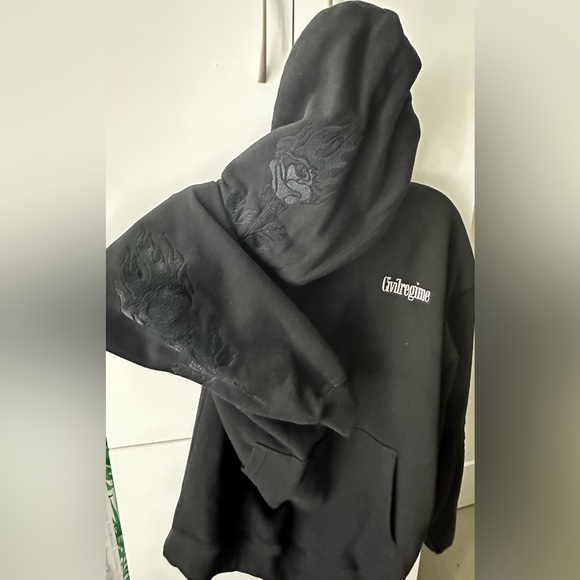 A FOREVER ROSE CLASSIC ZIP UP HOODIE IN BLACK Large - Picture 2 of 6